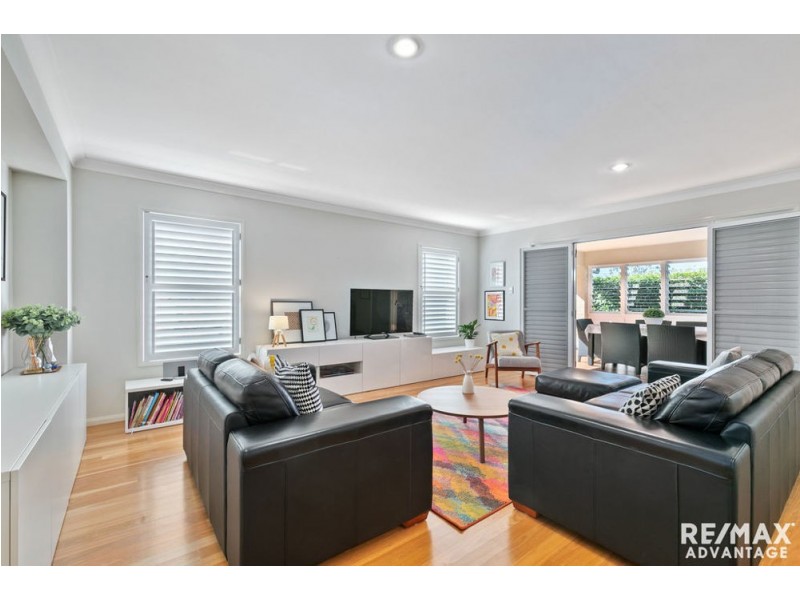 16 Nursery Place, Wakerley QLD 4154