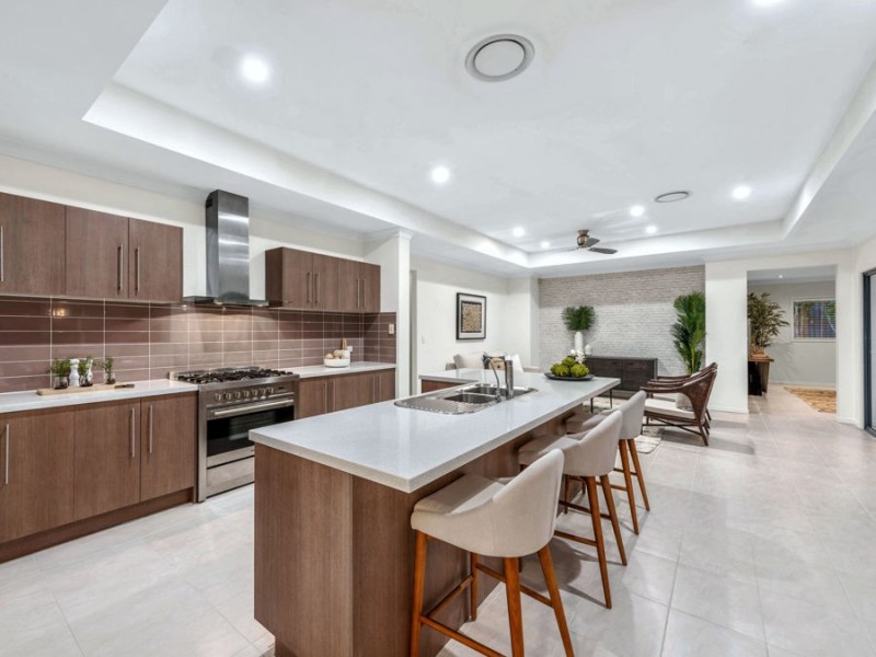 28 Gumdale Street, Wakerley QLD 4154