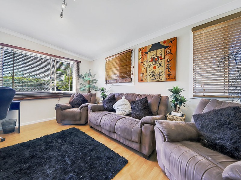 17 Pavlu Street, Wynnum West QLD 4178