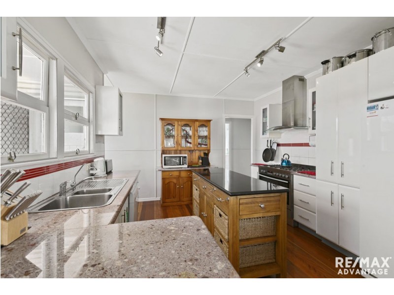 128 Wynnum North Rd, Wynnum QLD 4178