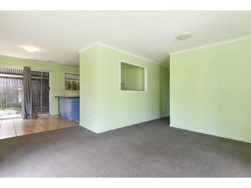 18 Banks Cr, Wynnum West QLD 4178