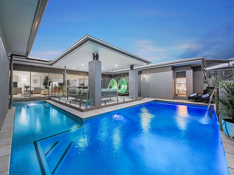 6 Thomson Place, Wakerley QLD 4154