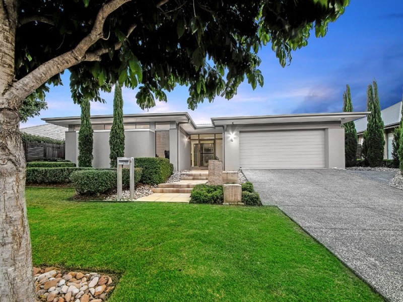 6 Thomson Place, Wakerley QLD 4154