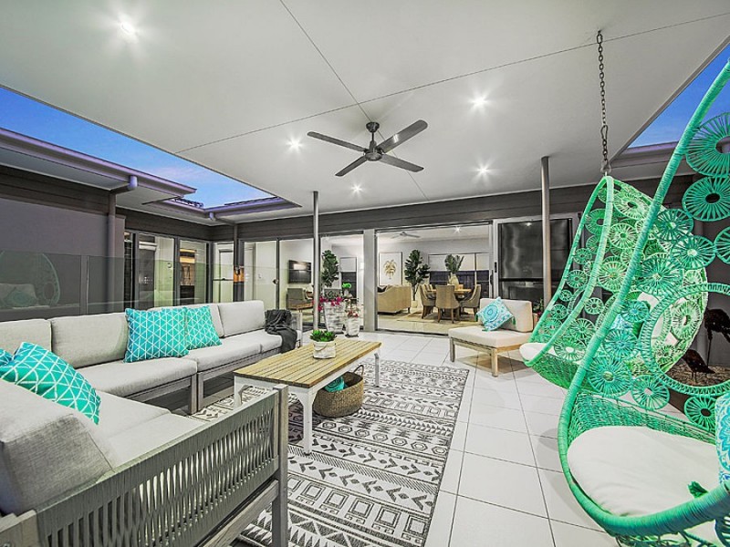 6 Thomson Place, Wakerley QLD 4154