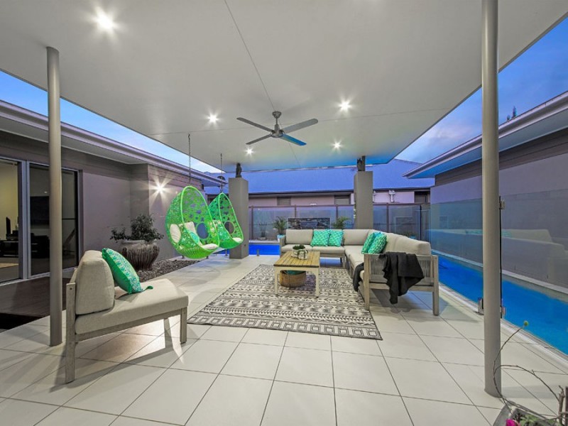 6 Thomson Place, Wakerley QLD 4154