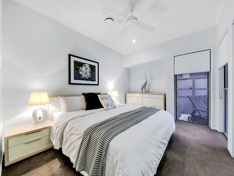 6 Thomson Place, Wakerley QLD 4154