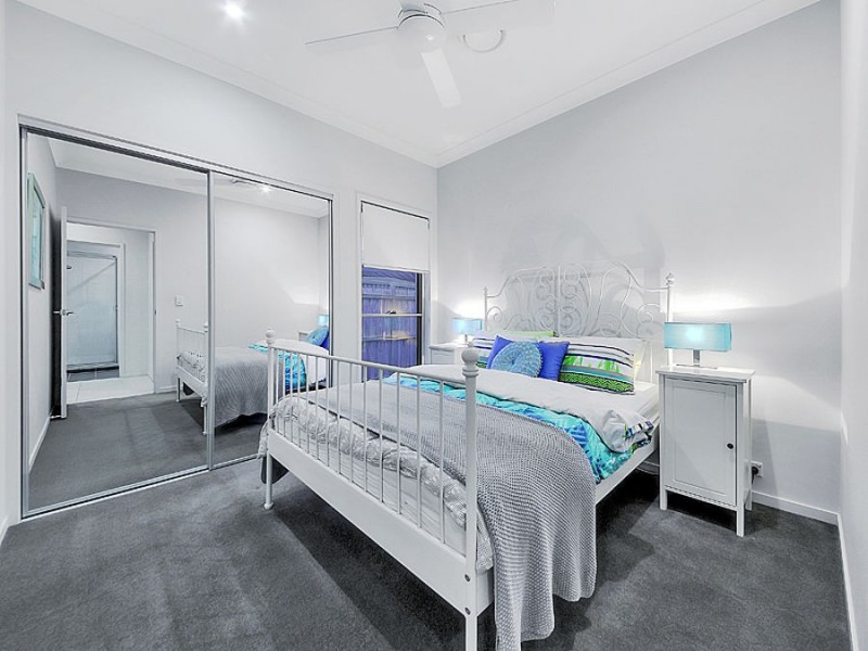 6 Thomson Place, Wakerley QLD 4154