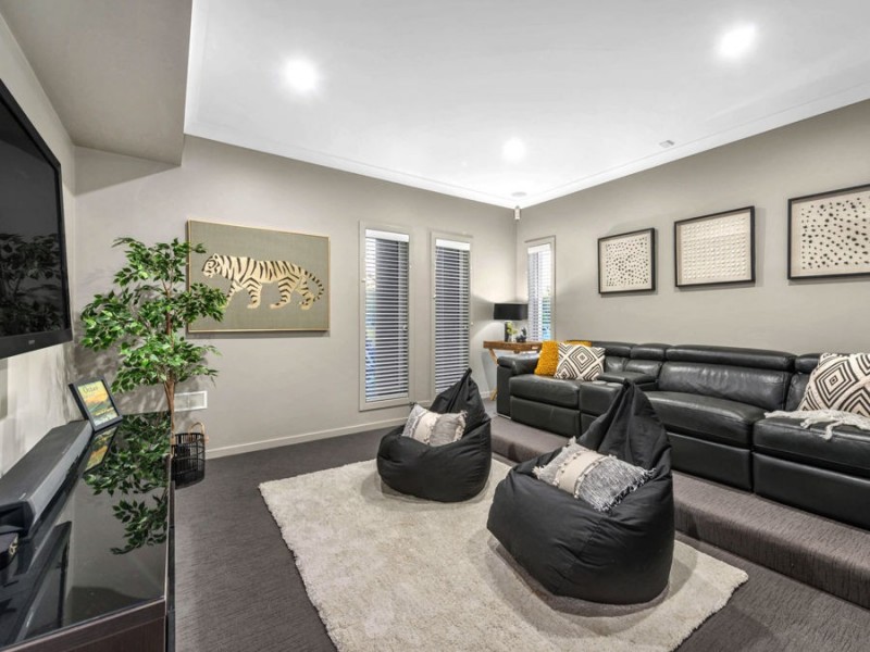 2 Foxwood Circuit, Wakerley QLD 4154