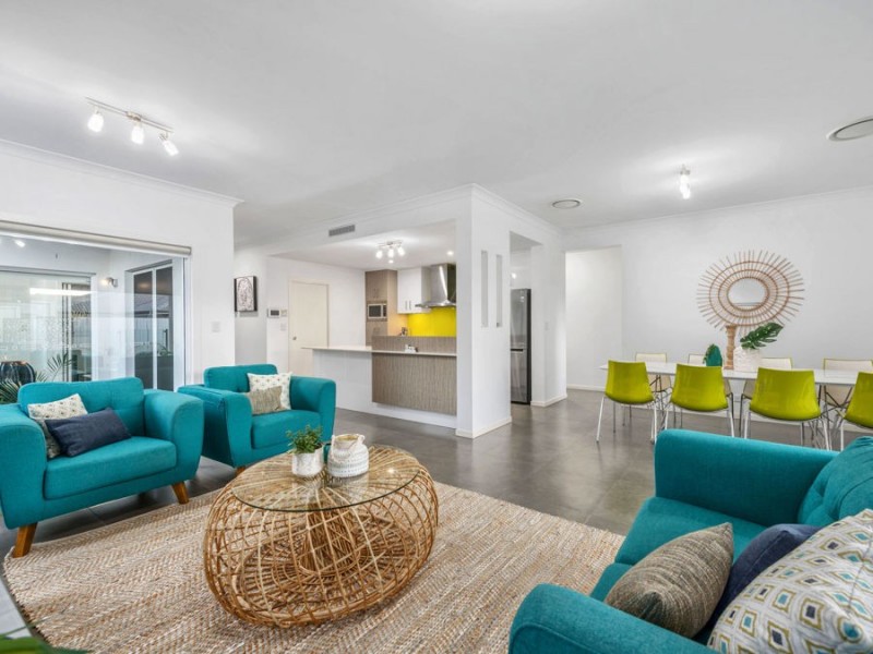 2 Foxwood Circuit, Wakerley QLD 4154