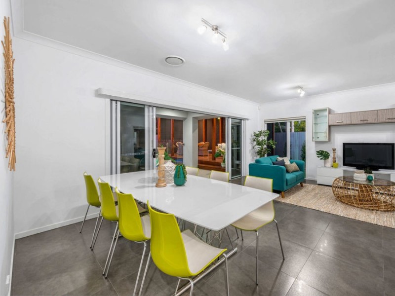 2 Foxwood Circuit, Wakerley QLD 4154