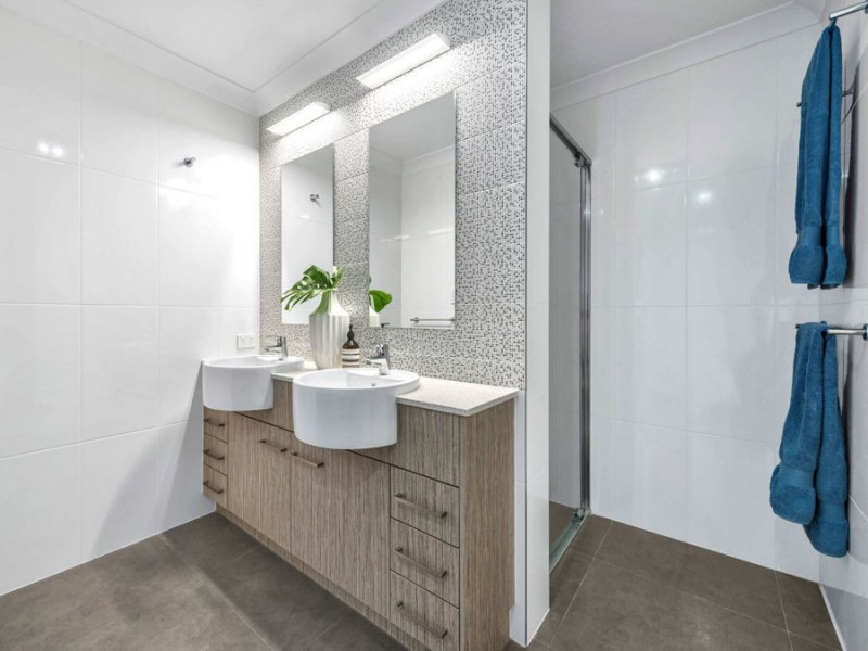 2 Foxwood Circuit, Wakerley QLD 4154