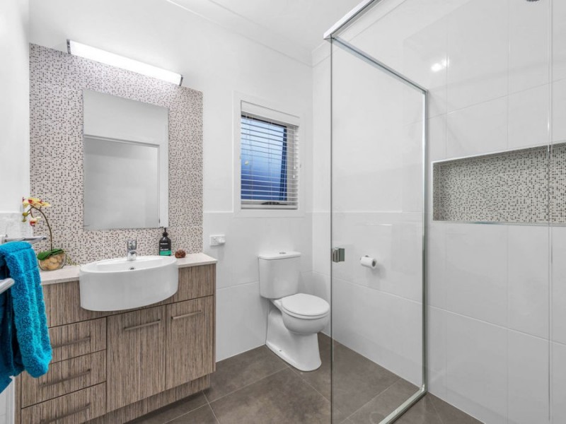 2 Foxwood Circuit, Wakerley QLD 4154