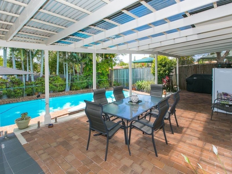 42 Luderick Street, Manly West QLD 4179
