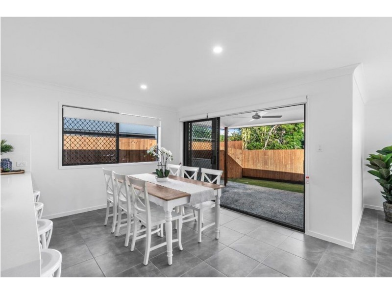 12 Violet Street, Wynnum QLD 4178