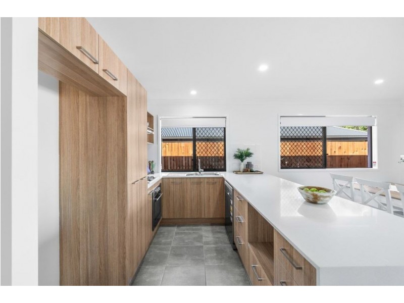 12 Violet Street, Wynnum QLD 4178