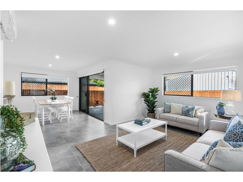 12 Violet Street, Wynnum QLD 4178