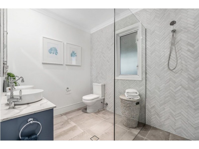16 Peel Street, Manly QLD 4179