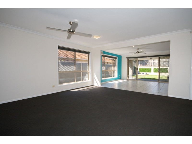 60 School Road, Wynnum West QLD 4178