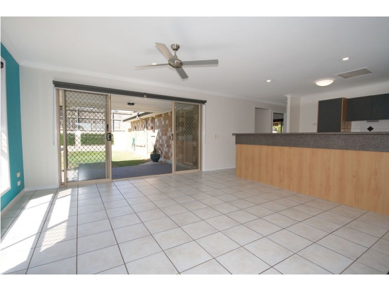 60 School Road, Wynnum West QLD 4178