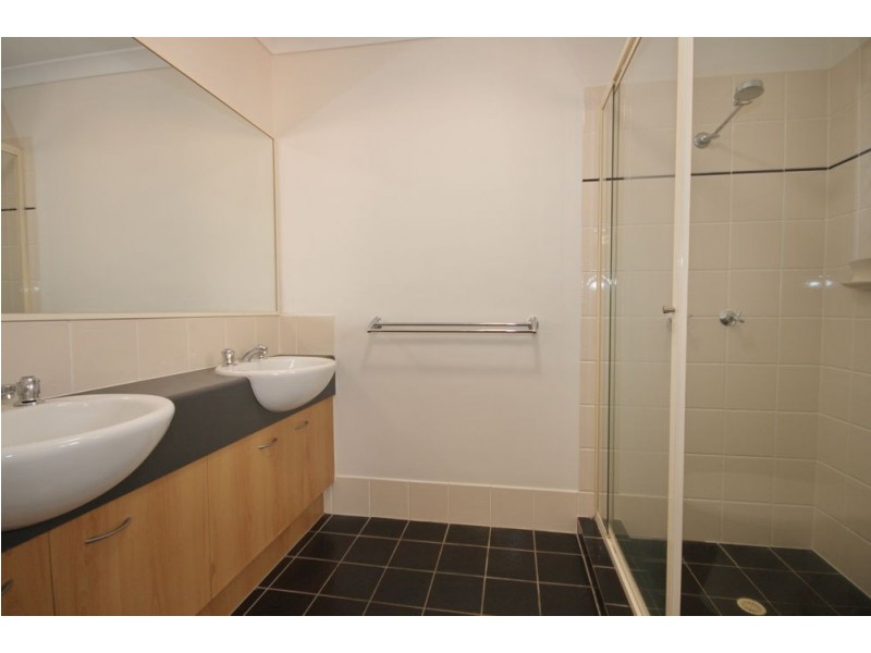 60 School Road, Wynnum West QLD 4178