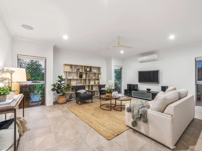 24 Brook Street, Wakerley QLD 4154