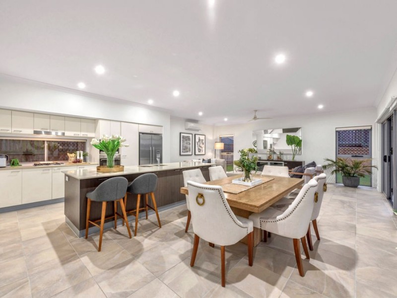 24 Brook Street, Wakerley QLD 4154