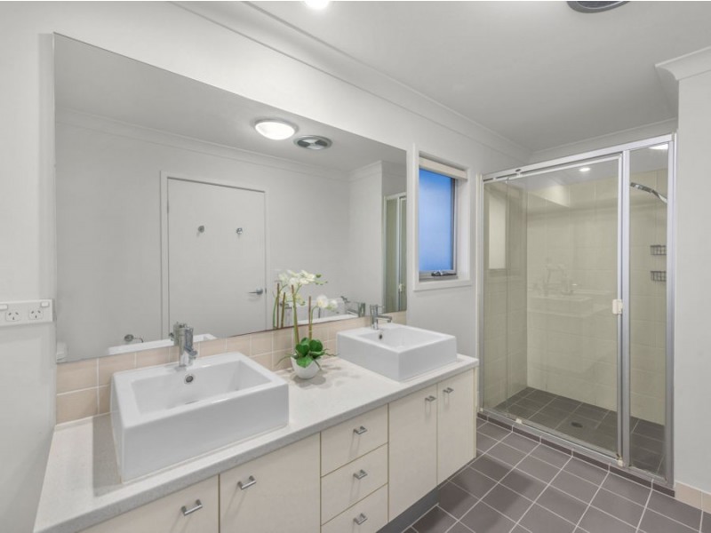 24 Brook Street, Wakerley QLD 4154