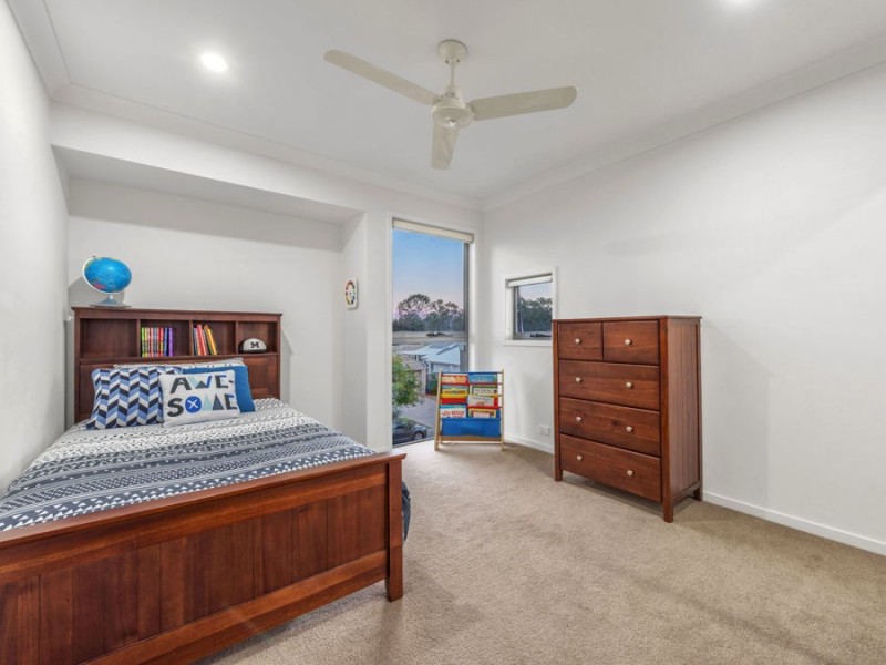 24 Brook Street, Wakerley QLD 4154