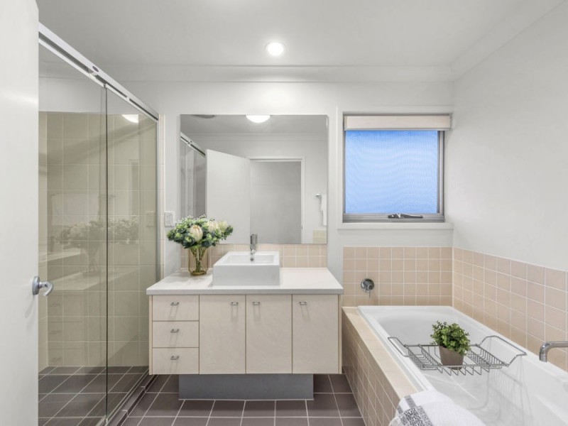24 Brook Street, Wakerley QLD 4154