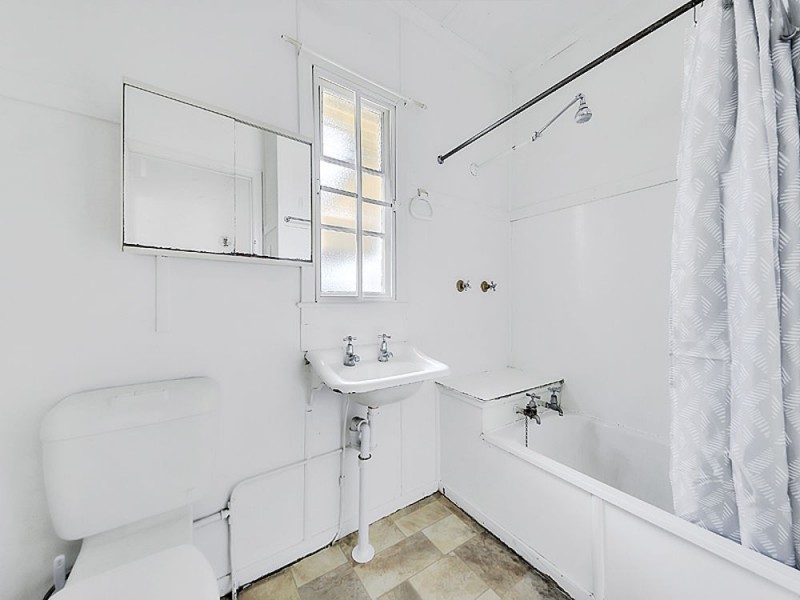 19 Berrimilla Street, Manly West QLD 4179