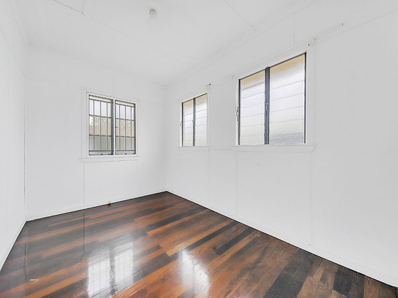 19 Berrimilla Street, Manly West QLD 4179