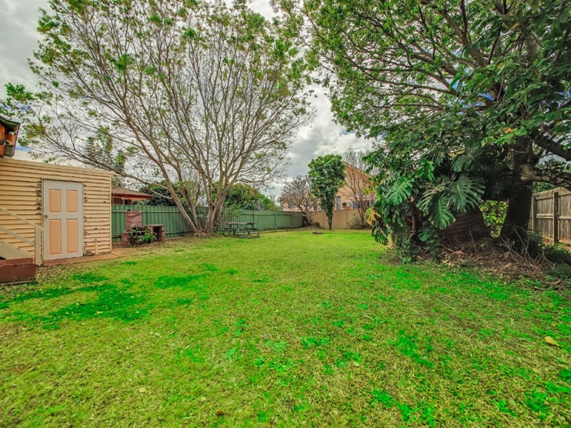 19 Berrimilla Street, Manly West QLD 4179