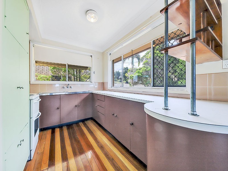 11 Yaringa Street, Manly West QLD 4179