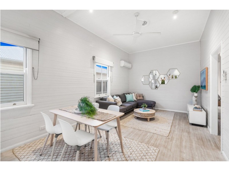 76 Clara Street, Wynnum QLD 4178