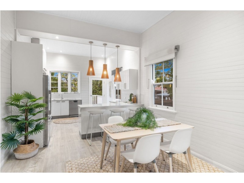 76 Clara Street, Wynnum QLD 4178