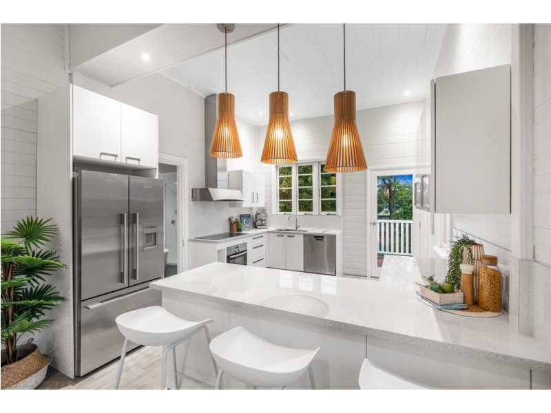 76 Clara Street, Wynnum QLD 4178