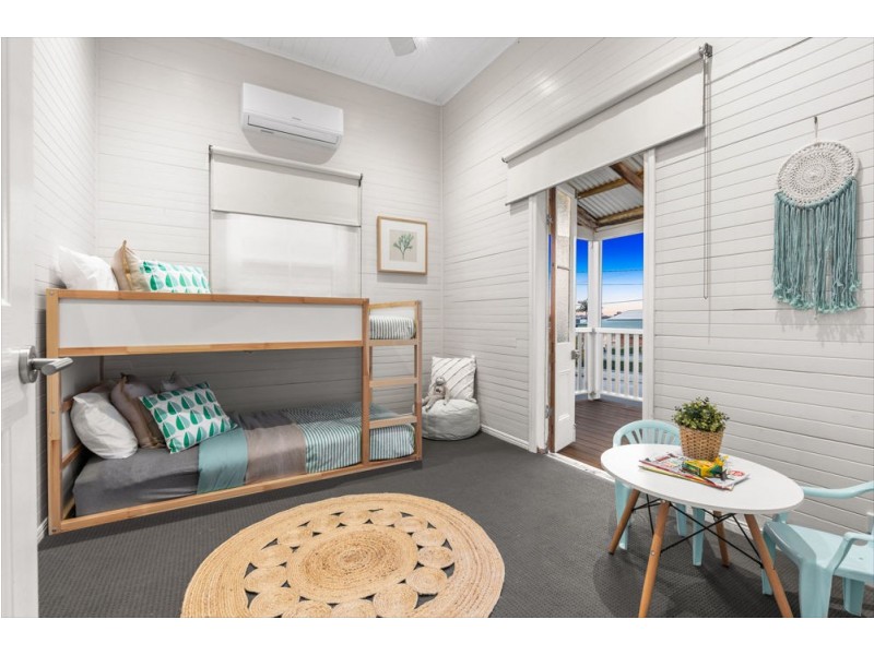 76 Clara Street, Wynnum QLD 4178