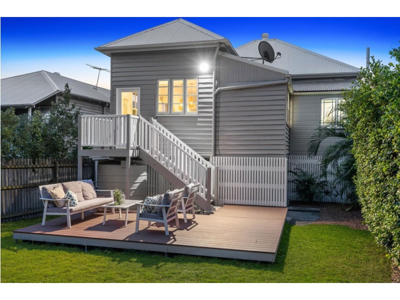 76 Clara Street, Wynnum QLD 4178