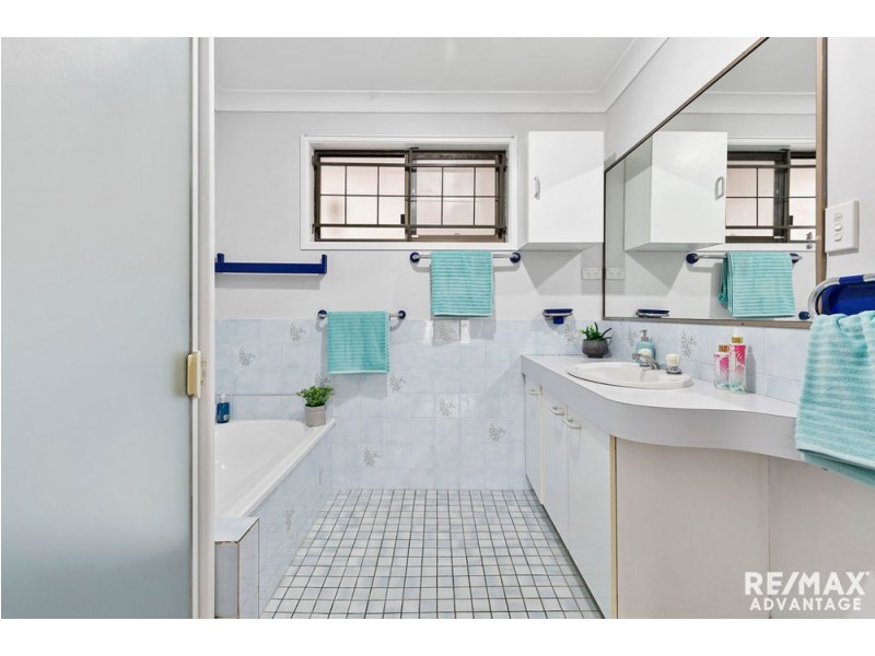 2 Melissa Street, Wynnum West QLD 4178