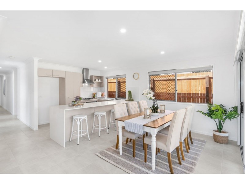 16 Radius Street, Wynnum QLD 4178
