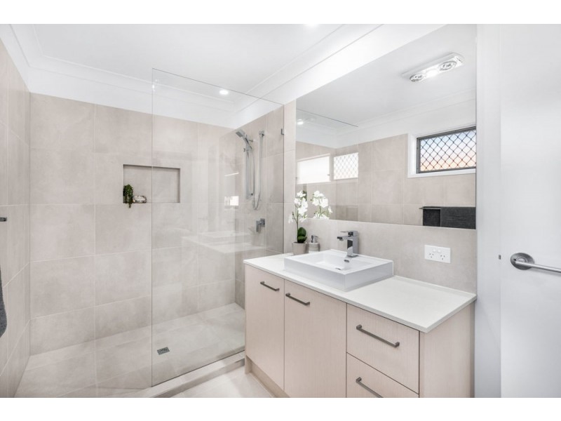 16 Radius Street, Wynnum QLD 4178