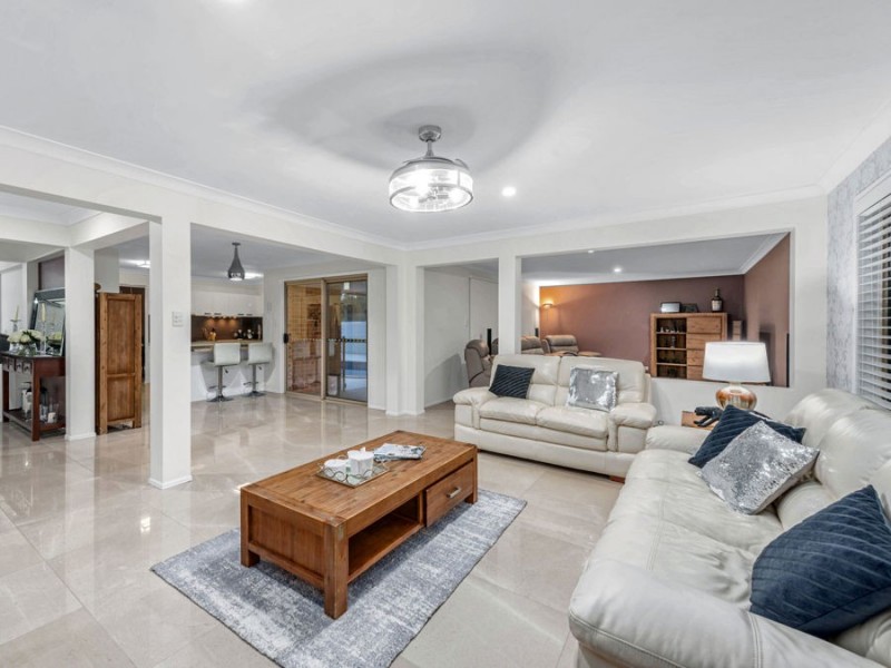 4 McCormack Place, Wakerley QLD 4154
