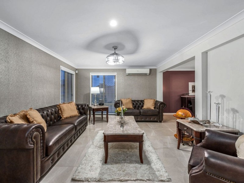 4 McCormack Place, Wakerley QLD 4154