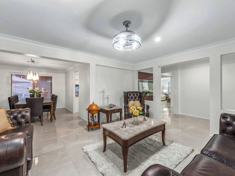 4 McCormack Place, Wakerley QLD 4154
