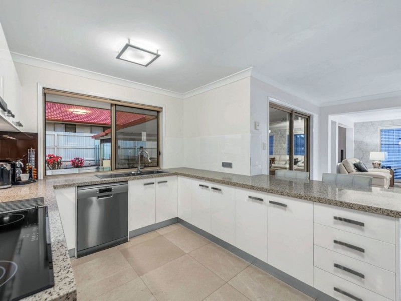 4 McCormack Place, Wakerley QLD 4154