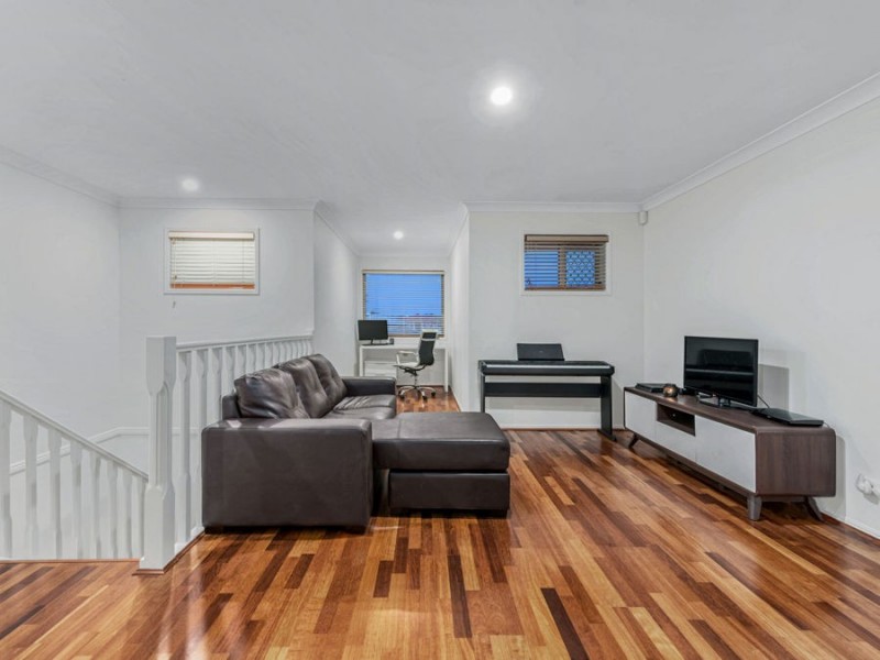 4 McCormack Place, Wakerley QLD 4154