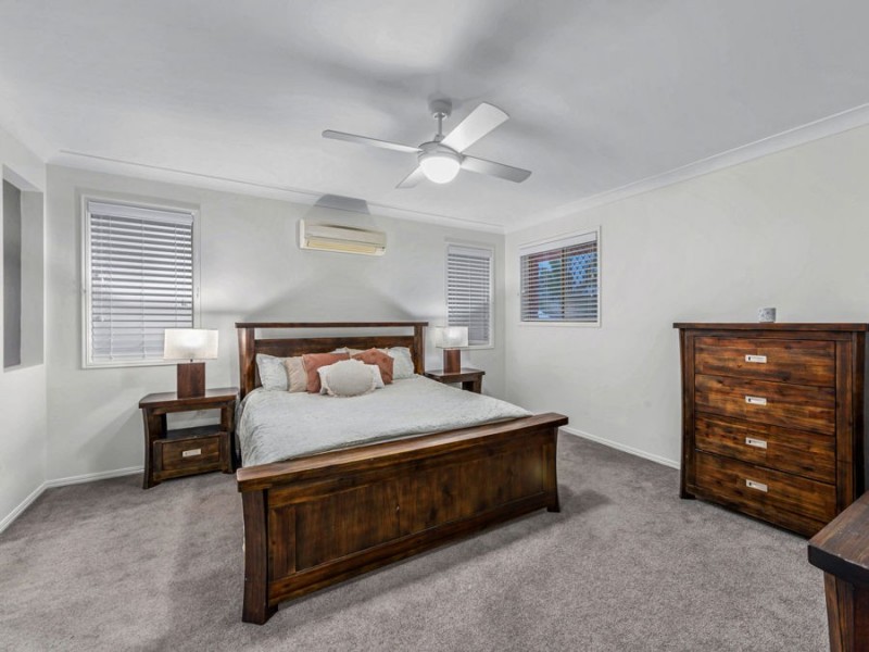 4 McCormack Place, Wakerley QLD 4154