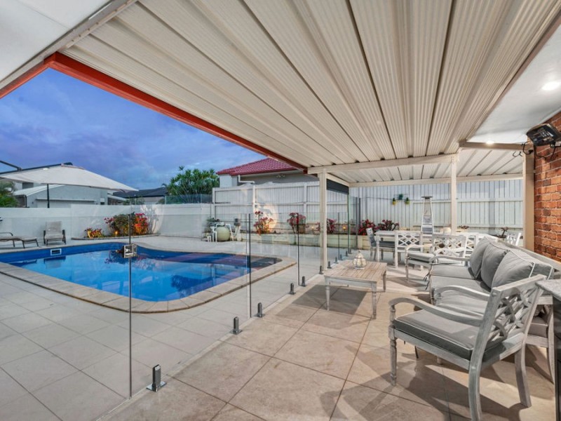 4 McCormack Place, Wakerley QLD 4154