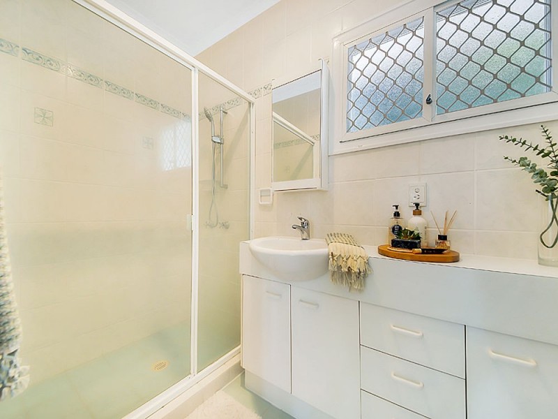 6 Greta Street, Manly West QLD 4179