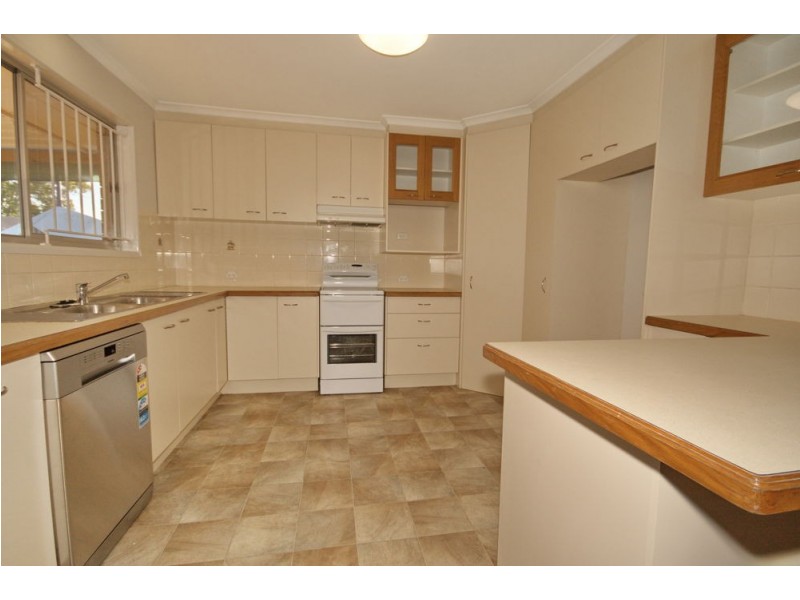 99 Ernest Street, Manly QLD 4179